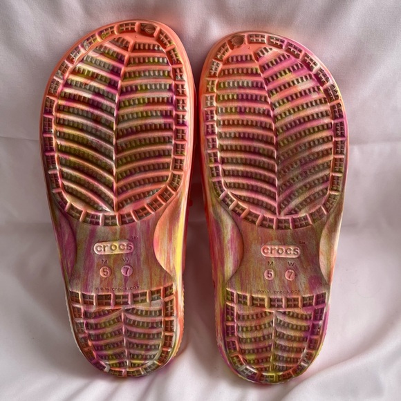 CROCS Classic Marble Sandals w/ JIBBITZ (sz 7) - Picture 4 of 4
